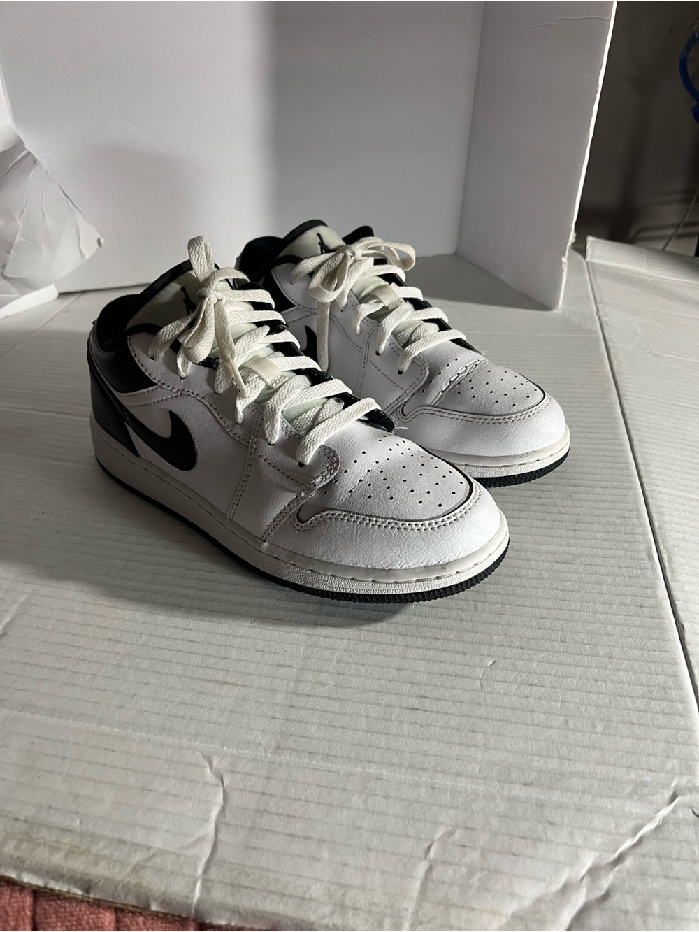 Air Jordan 1 Low size 6.5 youth